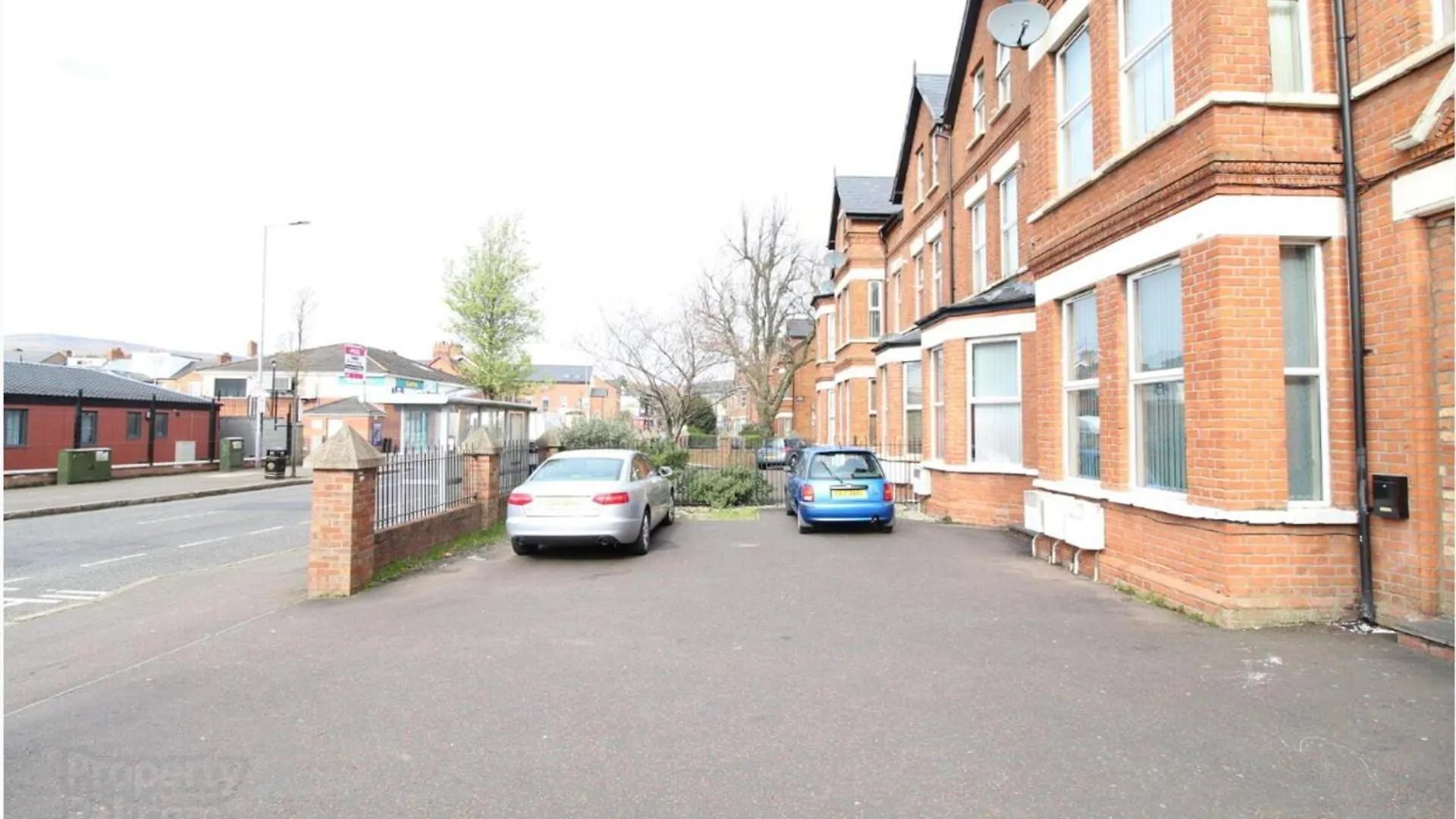2-Bed Apartment In Belfast Near City Centre