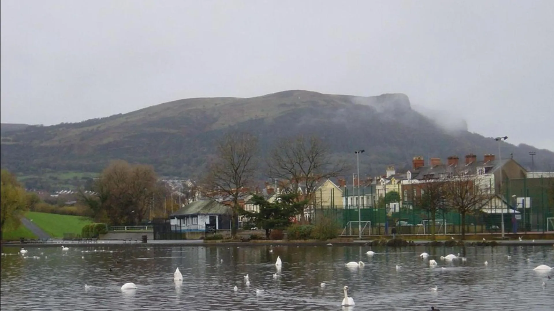 2-Bed Apartment In Belfast Near City Centre