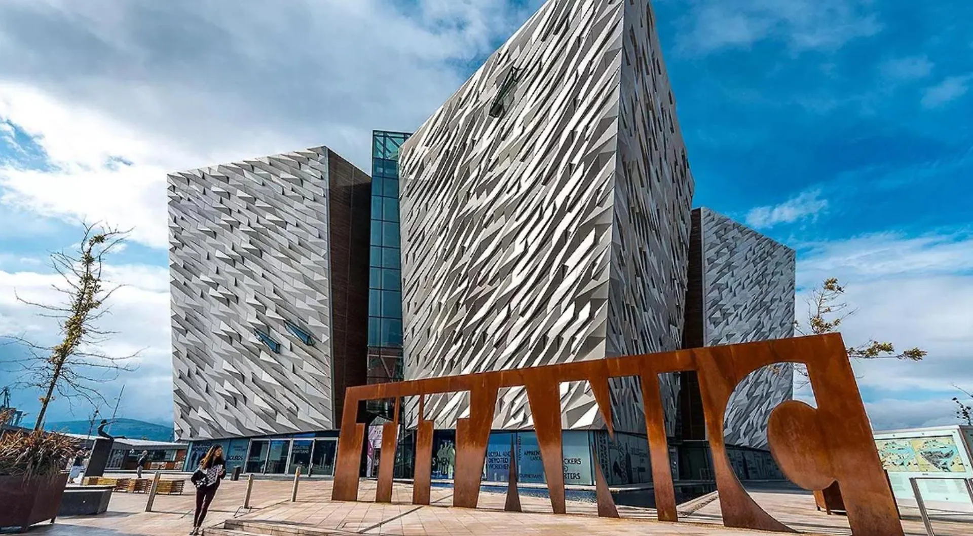 2-Bed Apartment In Belfast Near City Centre